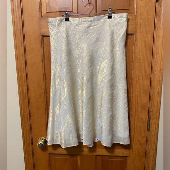 NWT Alex Marie Metallic Ivory and Gold Skirt - Picture 3 of 3